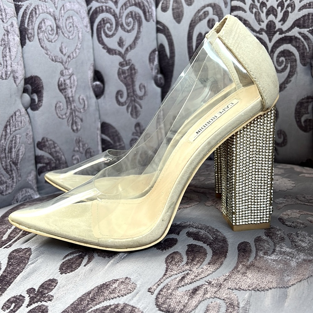 Clear texture shoes size 7
